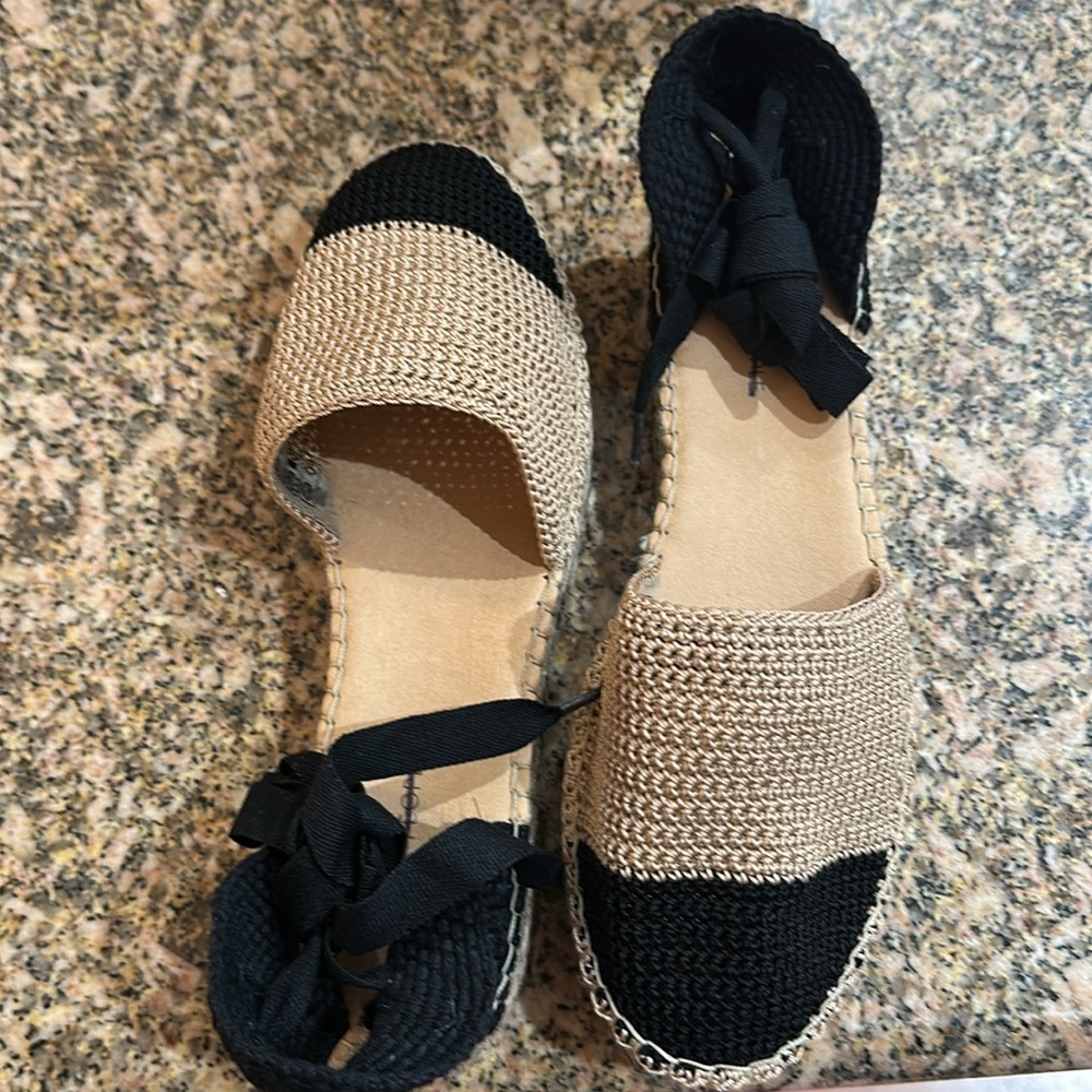 Free People Black and Tan Women's Ankle Wrap Shoes. Size 40 in EU sizing. - Picture 5 of 7